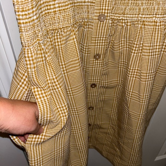 entro spaghetti strap, ruched, button front, hidden pockets sundress - sz LG - Picture 11 of 12